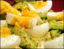 Ensalada de Huevo con Aguacate – Receta Típica de México 