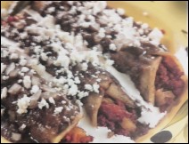 Enfrijoladas Rellenas de Chorizo Receta Fiestas Patrias