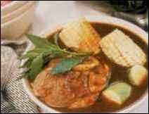 Mole de Olla con Chochoyotes