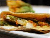 Quesadillas de Flor de Calabaza y Chile Poblano- Receta Tradicional Oaxaqueña 