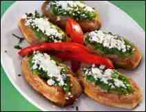 Tlacoyos con Chicharrón – Antojito Mexicano del Distrito Federal 