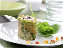 Rollo Relleno de Espárragos y Ciruela con Crema de Vino Receta Para Semana Santa