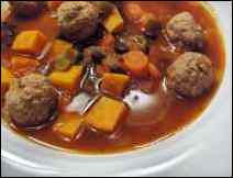 Sopa con Albóndigas de Res