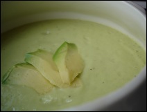 Sopa de Aguacate – Receta Mexicana Tradicional 