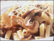 Sopa de Pluma con Champiñones, Pollo y Hierbas