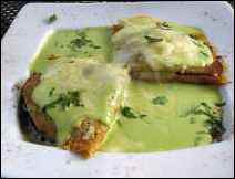 Crepas de Huitlacoche con Salsa de Chile Poblano