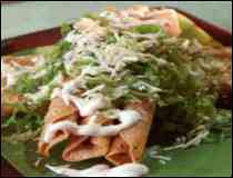 Flautas de Carne con Tomate
