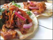Tacos de Cochinita Pibil estilo Minatitl&aacute;n - Receta Colimense