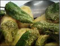 Espárragos con Rajas de Chile Poblano – Receta Tradicional Mexicana 