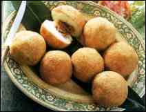 Papas Rellenas de Almendras y Pasas - Receta Mexicana 